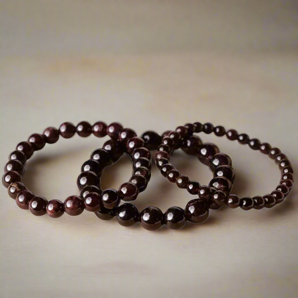 GarnetRoundStoneElasticBraceletforMotivationandDrive